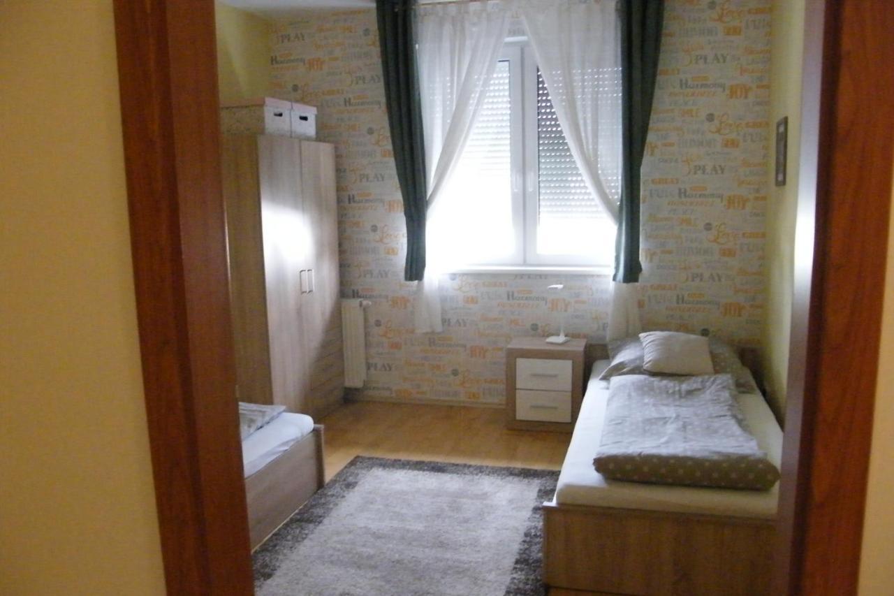 Happy Apartman Hajduszoboszlo Exterior photo