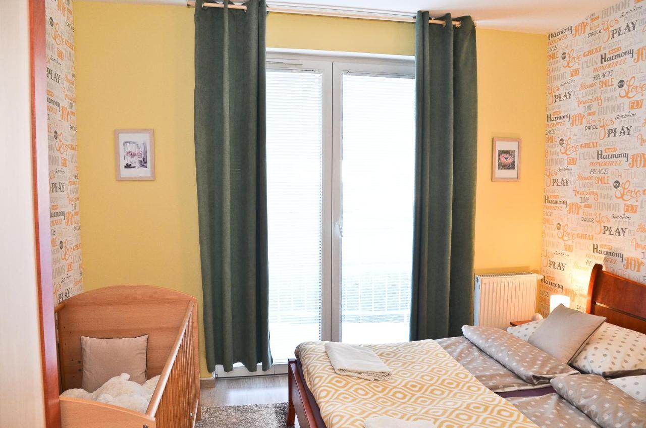 Happy Apartman Hajduszoboszlo Exterior photo