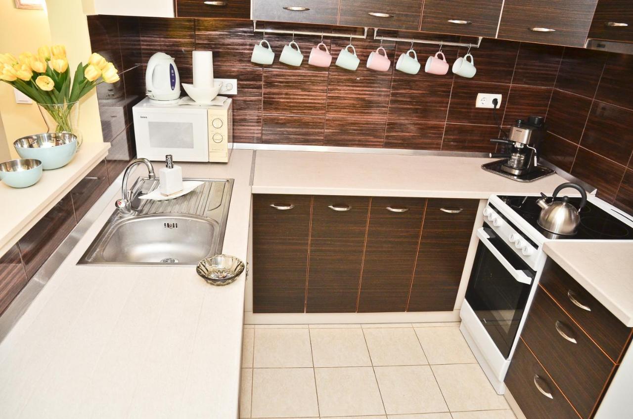 Happy Apartman Hajduszoboszlo Exterior photo